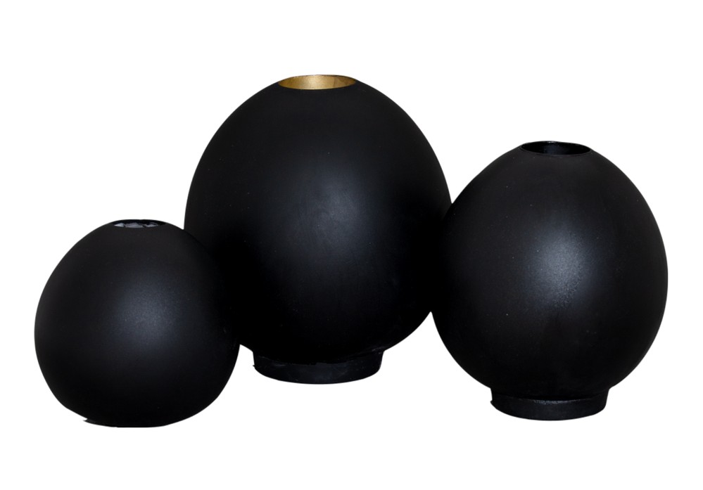 Black-range-vases