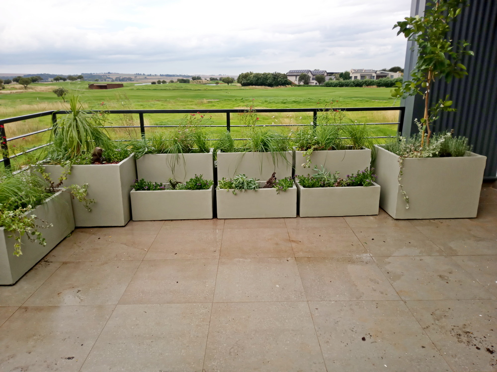 Michel-garden-troughs Michel-garden-troughs